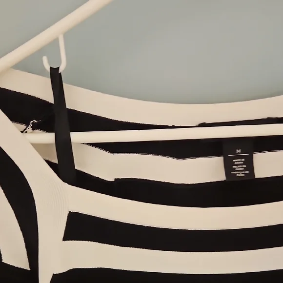 White House Black Market Black and White Tank Top - Picture 5 of 10